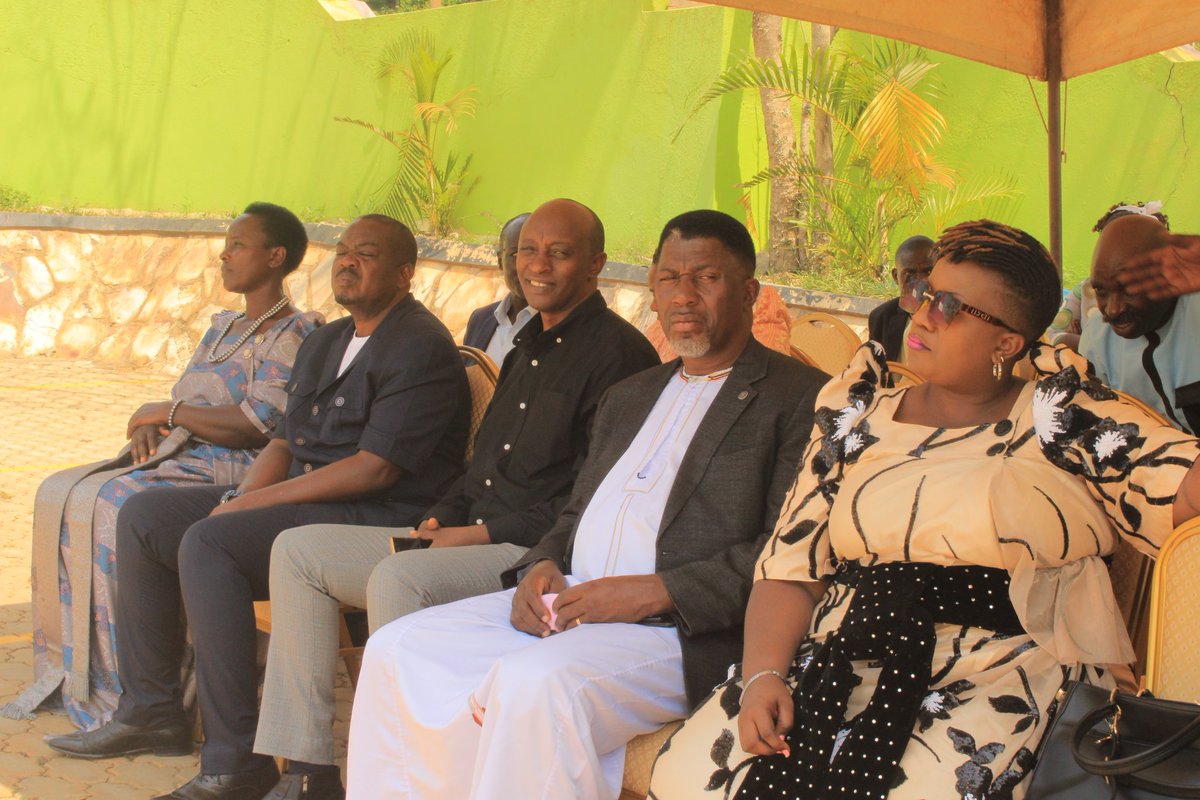 I have been honoured to hold prayers today with the rest of the Bakooki in the presence of different religions. It has been a spiritual day on my first Sunday in 2025. For my special guest &amp; OB <a href="/RonaldBalimwezo/">Hon. Balimwezo Ronald ✊</a> a former "Man in the making", jahbless...