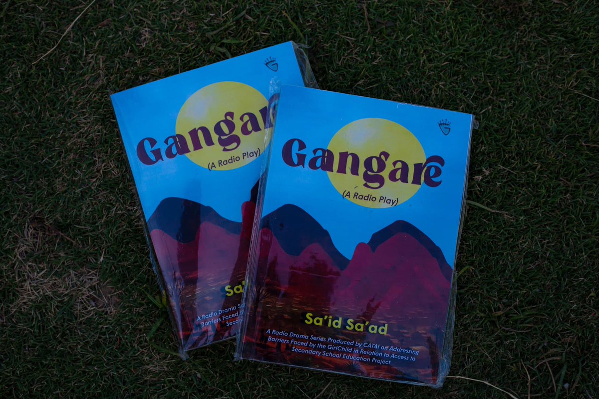 In 2022, i wrote and produced the audio play Gangare for @cataicenter. After the tremendous successes achieved from that, it didn’t stop there.

We are happy to have the story published in written. Thanks to <a href="/AS_MUAZU/">Abubakar Sadiq Mu'azu</a> for trusting my work.

📸 <a href="/baturezing/">Ahmed A. Bature</a> 
📒 <a href="/GriotsN/">GriotsLoungeNG</a>