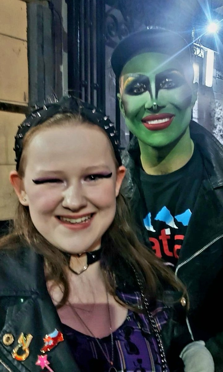 entertainer_ash's tweet photo. Devastated to hear of the passing of @THEVIVIENNEUK - what a huge loss to the world of Drag and Musicals 😔 https://t.co/KPo9mvYOVu