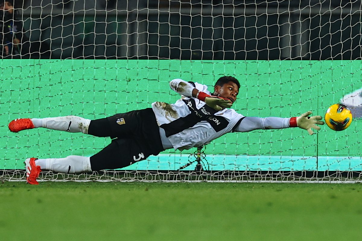 This guy is a pretty good goalkeeper, isn't he? 🫡🇯🇵
