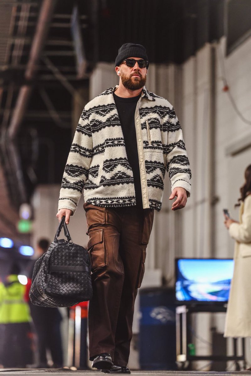 venusopalite13's tweet image. The GOAT 87 ♥️✨

#WPMOYChallenge     + @tkelce
#WPMOYChallenge     + @tkelce
#WPMOYChallenge     + @tkelce