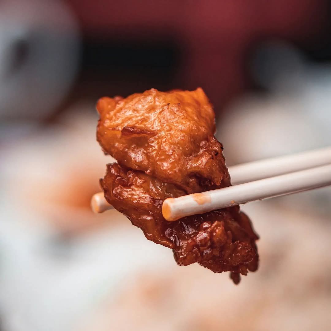 adamhayes900's tweet photo. Good evening @BrumHour 👋

Are you looking to eat a little cleaner this month? 

咕噜素雞 Sweet &amp; Sour Vegan 'Chicken'

Another extremely popular addition to their extensive #Vegan menu at @ChungYingRest 🌱

#Veganuary #BrumHour https://t.co/xhz9ZF9Hbx