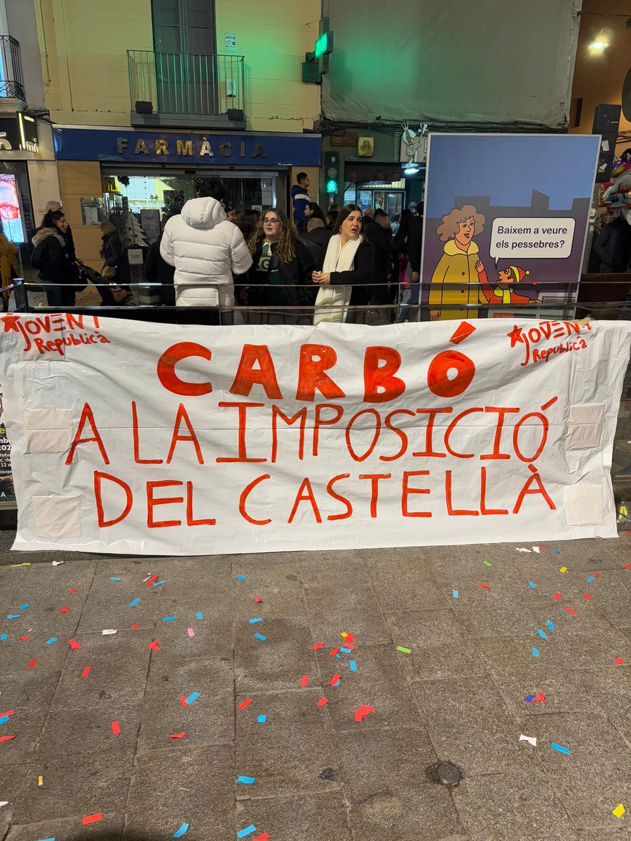 CARBÓ A LA IMPOSICIÓ DEL CASTELLÀ
👉Despleguem una pancarta a la Cavalcada de Reis per reivindicar la llengua i aturar l'arraconament que pateix.
💥No ens trobaran amb els braços creuats davant la pèrdua d'identitat de la ciutat.
ALBIOL, MEREIXES CARBÓ!
