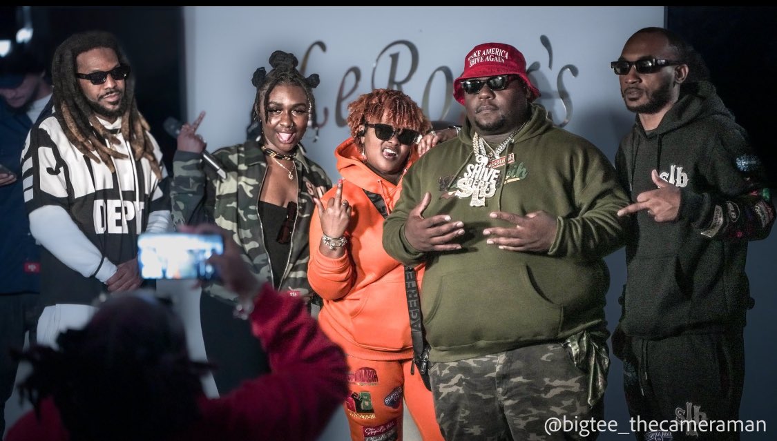 BurtJax22's tweet photo. If you not tapped in with the brand hit my dawg @DoubleM_GBTV up #STUPIDLABIH #SHIVEDEPT
@ItzRileyBih @Rocq_Lee @NunietuSexy4U https://t.co/y36pihNmkt
