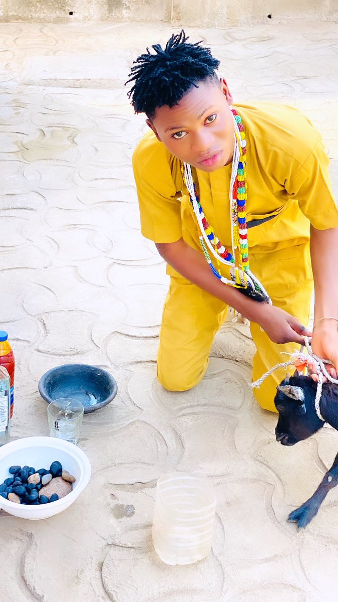 baba_Ifaseyii's tweet image. You are fearing of growing up?, the greatest fear is not living.
How many of us have a hard time making the decision to live without reservations? Without fear of what they will say?
With the uncertainty of knowing if they do well or not?.
The biggest fear we can face