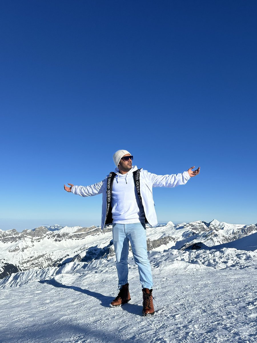 honeyniagara's tweet photo. 🦅🗡️☀️🌟🏔️🚀 https://t.co/CP2QfW1r6f