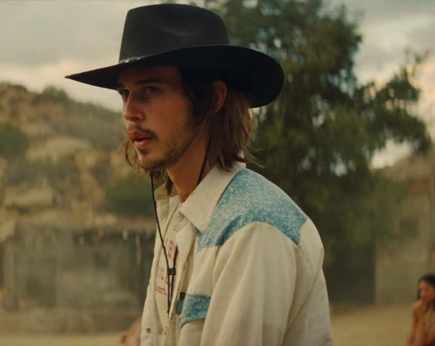 TheCinesthetic's tweet photo. Austin Butler, Mikey Madison, Sydney Sweeney, Margaret Qualley in Once Upon A Time In Hollywood (2019) https://t.co/7gBHanbgix