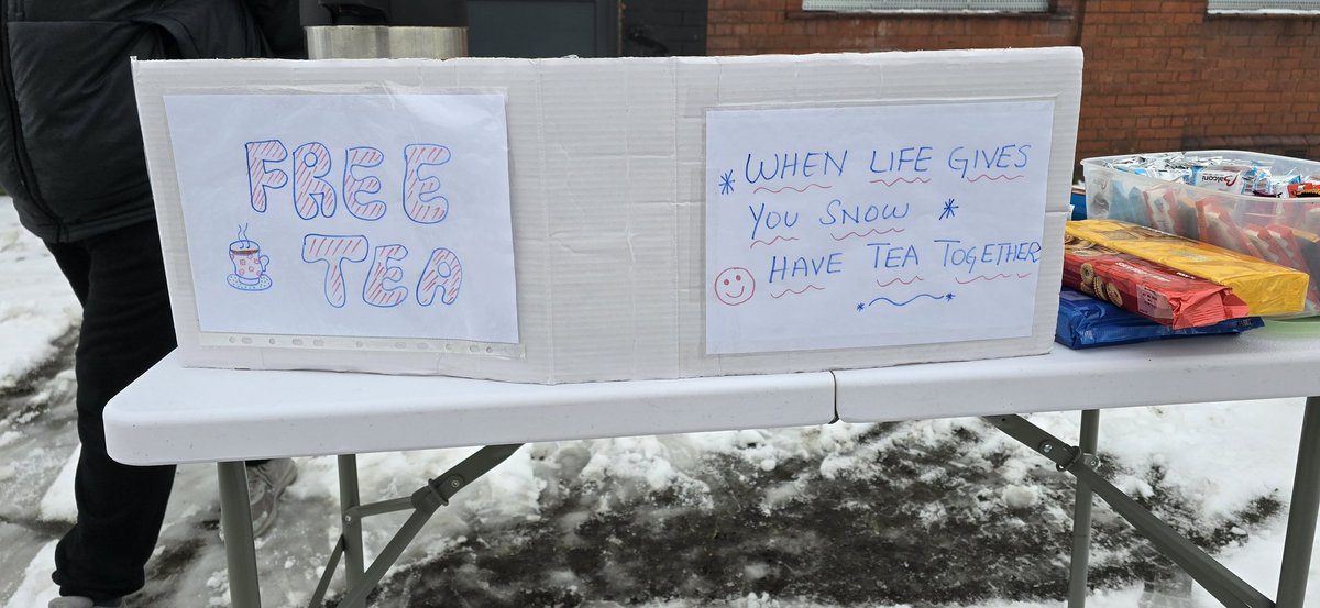 Trying to spread warmth on a very cold day at the Baitul Baseer Mosque Doncaster today. #UKSnow