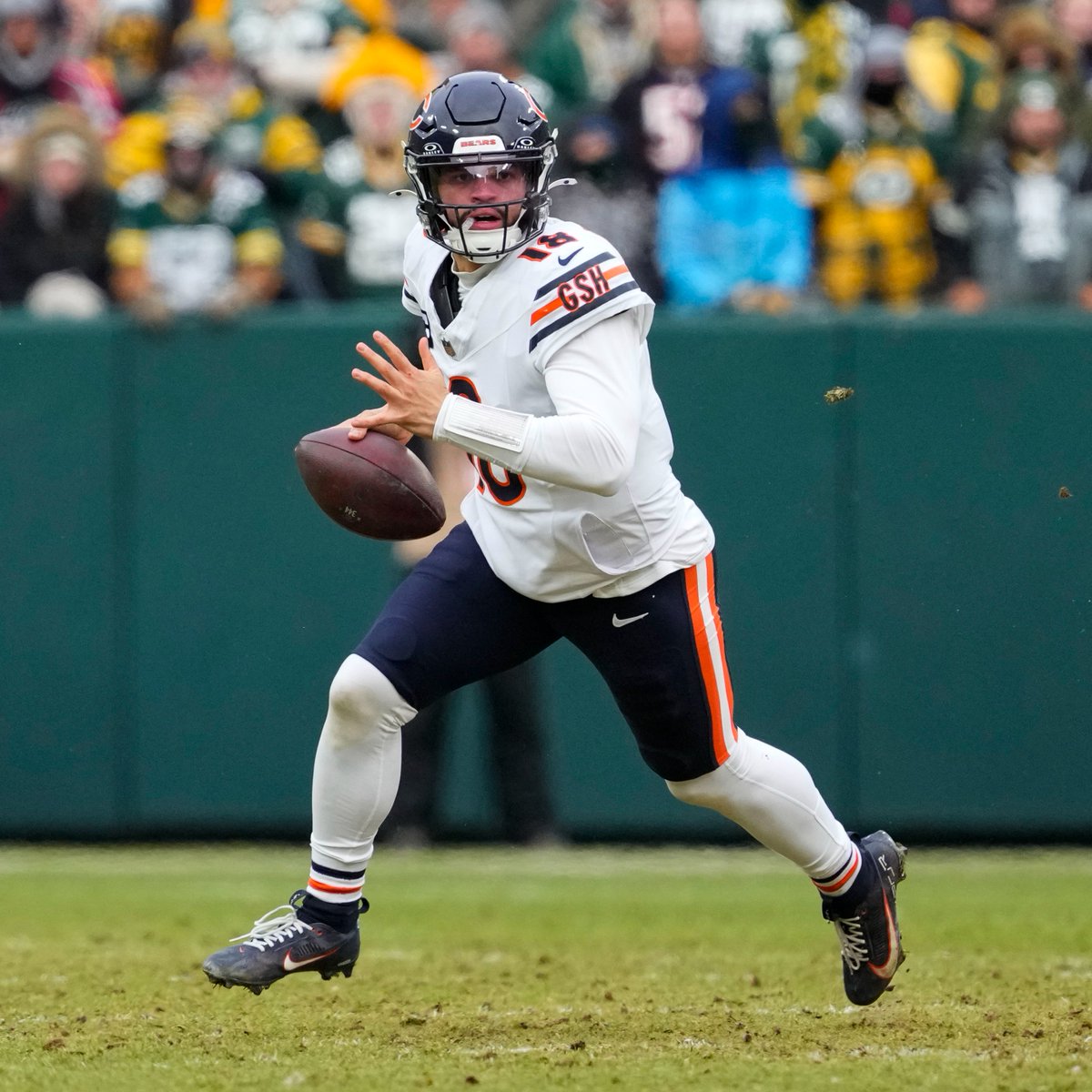 davebfr's tweet image. Give me your honest thoughts on Caleb Williams rookie year