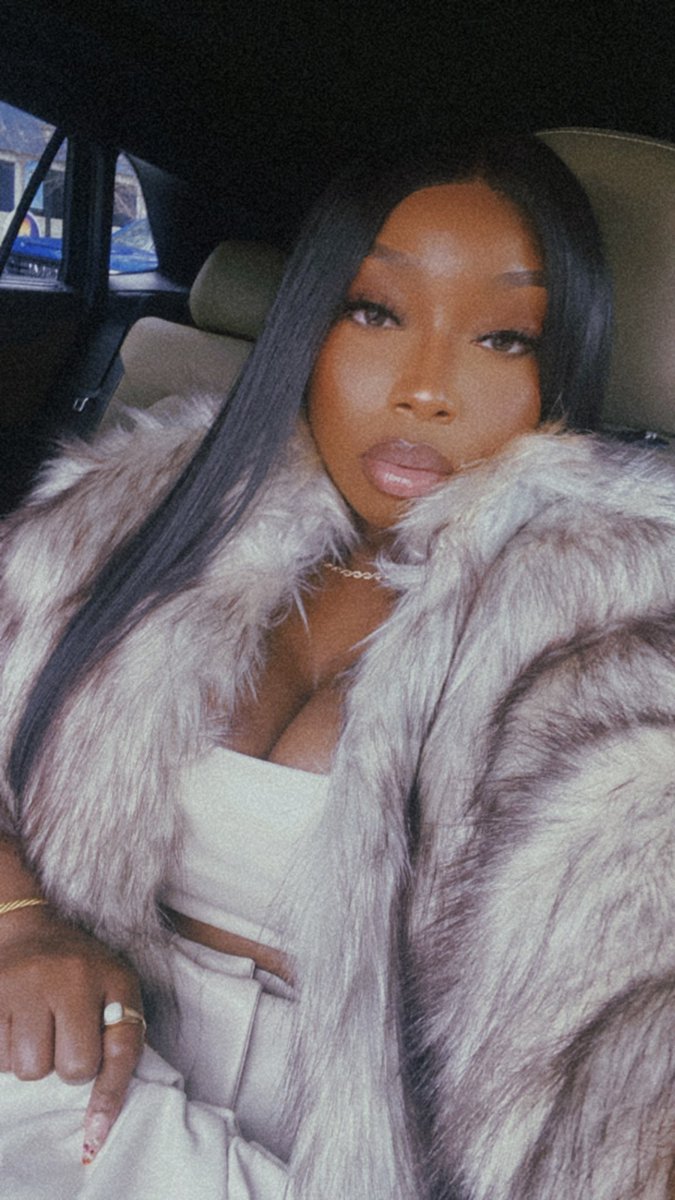 Dainty_dimples1's tweet image. Loved. 
Seen.
Appreciated.
Celebrated. 

Cheers to 32. 🎈