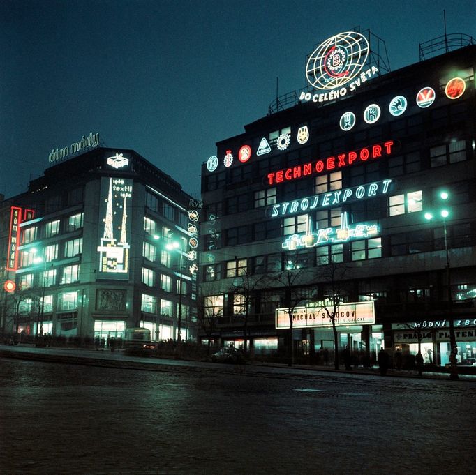 Good evening from #Prague Wenceslas Square 1962
3/3