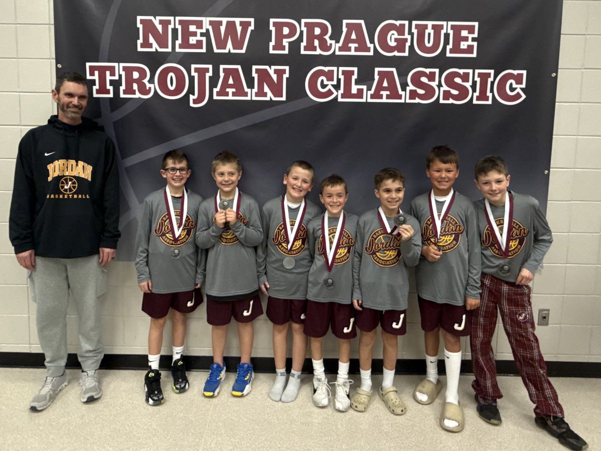 The 3rd Grade Boys Maroon team kicked off their JBA career with a 2nd place finish at the New Prague Trojan Classic! Congrats!!!🥈