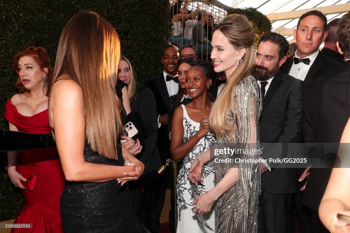 Angelina Jolie avec Sofia Vergara #GoldenGlobes