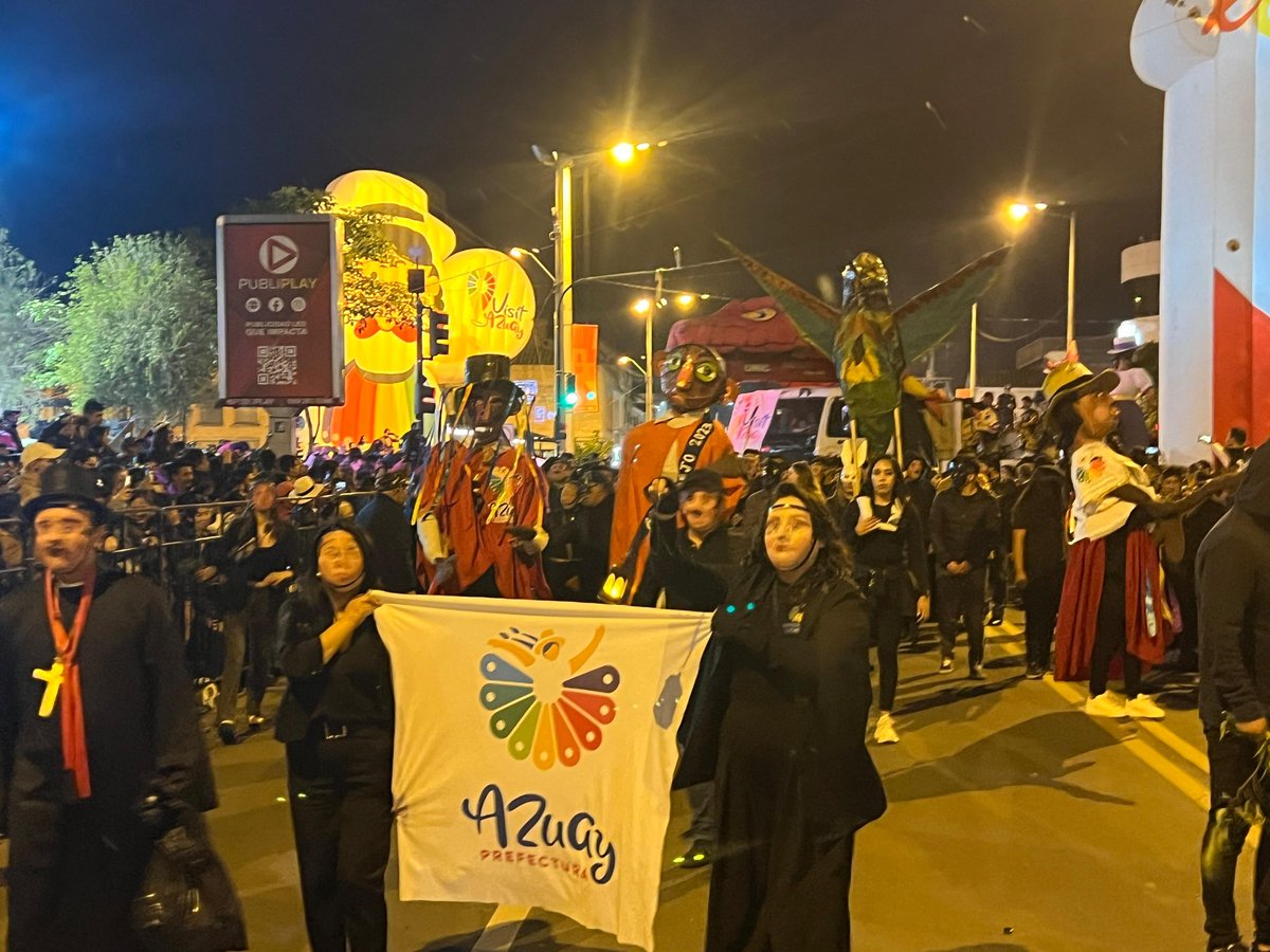 AzuayPrefectura's tweet photo. #Mascaradas2025
Una tradición que vivimos en #Azuay con respeto y cultura. 💃🏼🪅
Una sólida unidad entre amigos, familias e instituciones para disfrutar de un encuentro de diversas generaciones. 🫶
#AzuayPrefectura
#JotaPrefecto
#AzuaySeguro
#TransformamosVidas https://t.co/J42Vh2ONPa