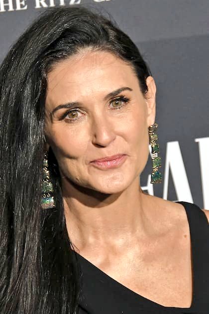 rod_herrera's tweet photo. Demi Moore mejor actriz femenina categoría films por "La Sustancia', Jodie Foster mejor actriz femenina categoría series por "True Detective" ¡Los 90 de vuelta con todo! https://t.co/2kcdSliu6H