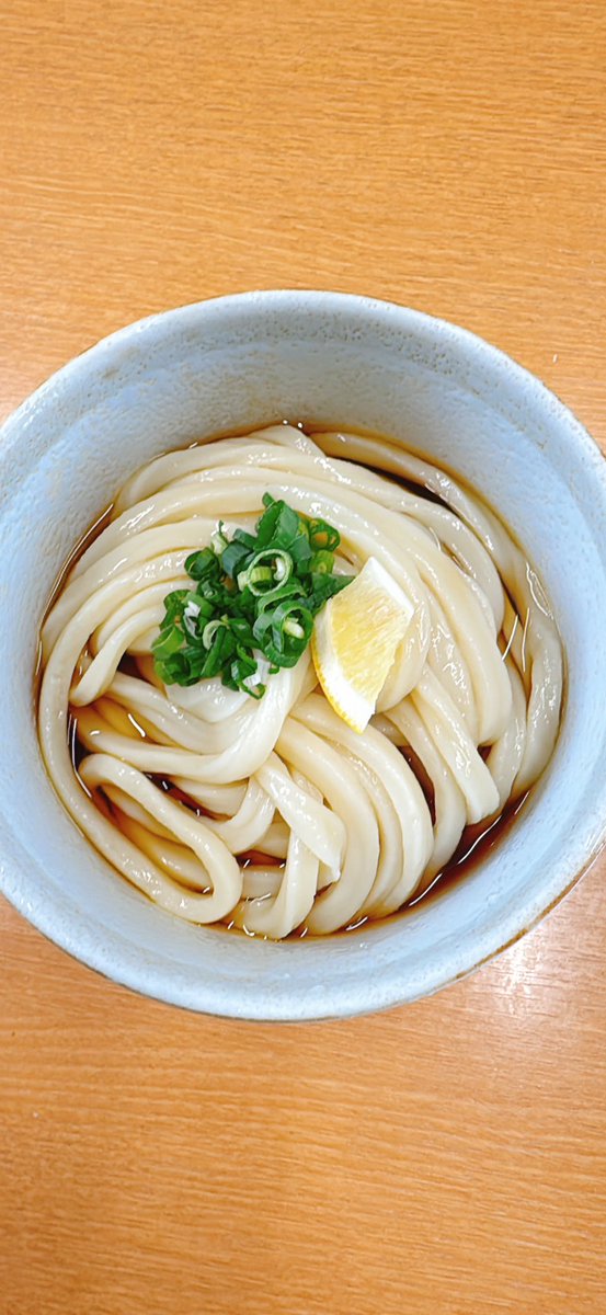 おはようおはようございます😃
1月6日(月)
上戸うどん6時〜営業です❗️
本日もよろしくお願いします🤲