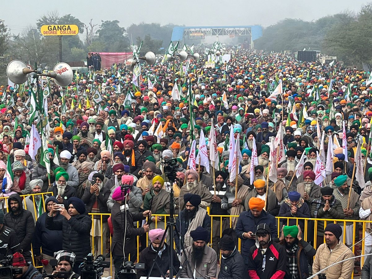 khushi_lahoria's tweet photo. ਕਿਸਾਨ ਵੀਰੋ ਤੁਹਾਡਾ ਇਕੱਠ ਵੇਖਕੇ ਤੁਹਾਡਾ ਏਕਾ ਵੇਖਕੇ ਸੈਂਟਰ ਦੀ ਮੋਦੀ ਸਰਕਾਰ ਦੀ ਨੀਂਦ ਉੱਡ ਗਈ ..! 
#MSP_लेकर_रहेंगे https://t.co/0X6c3FOt2k