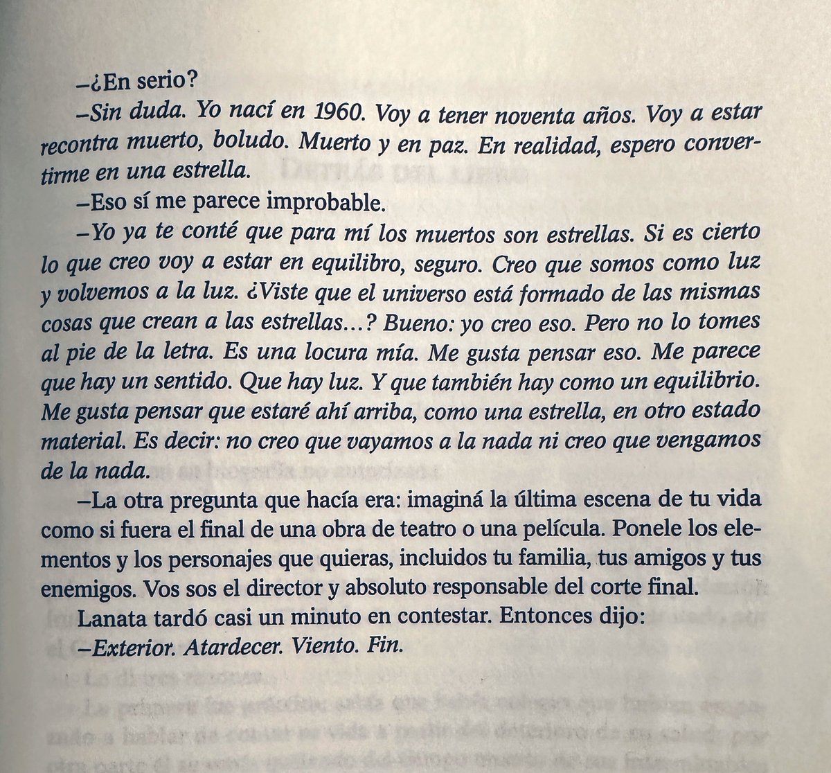 Lanata encendiendo una estrellita para Lola en Paris año nuevo 2008. 
Y Lanata sobre la muerte y las estrellas en su biografía by Luis Majul.