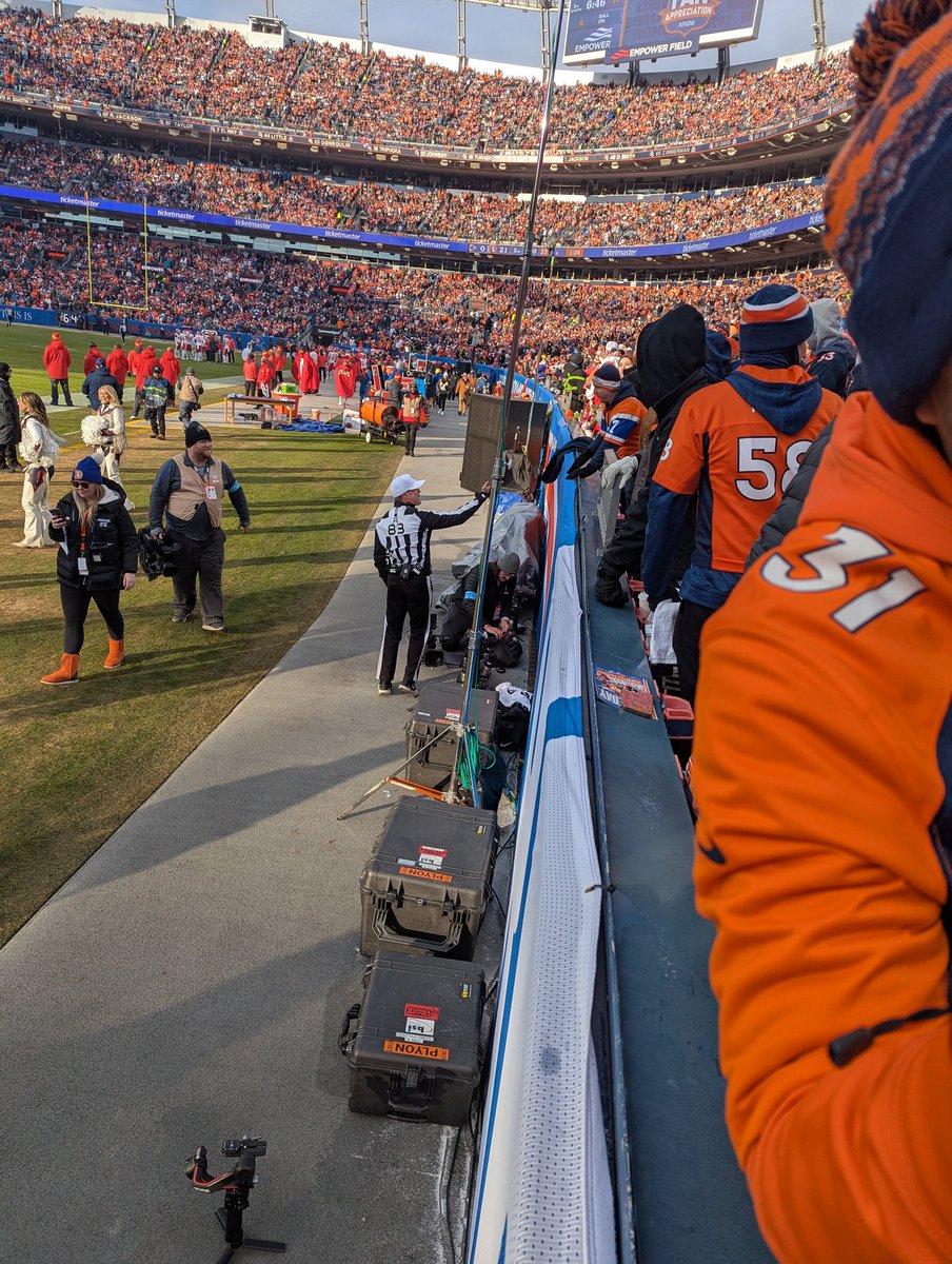 And they say the refs are on KCs side. Caught em! #ChiefsKingdom #Chiefs #KCvsDEN