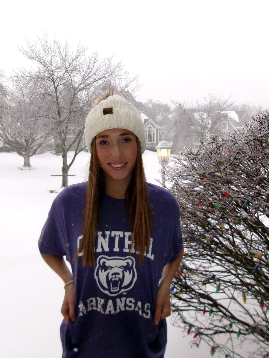 🚨COMMITMENT ALERT🚨 

Change of plans for Allison‼️

She will be attending Central Arkansas for beach volleyball next year!

So proud of you, Allison!