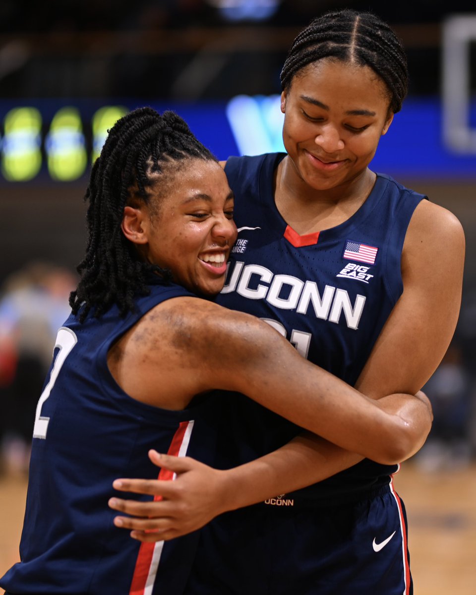 UConnWBB's tweet photo. Love this duo 💙 https://t.co/awWehuUMM4