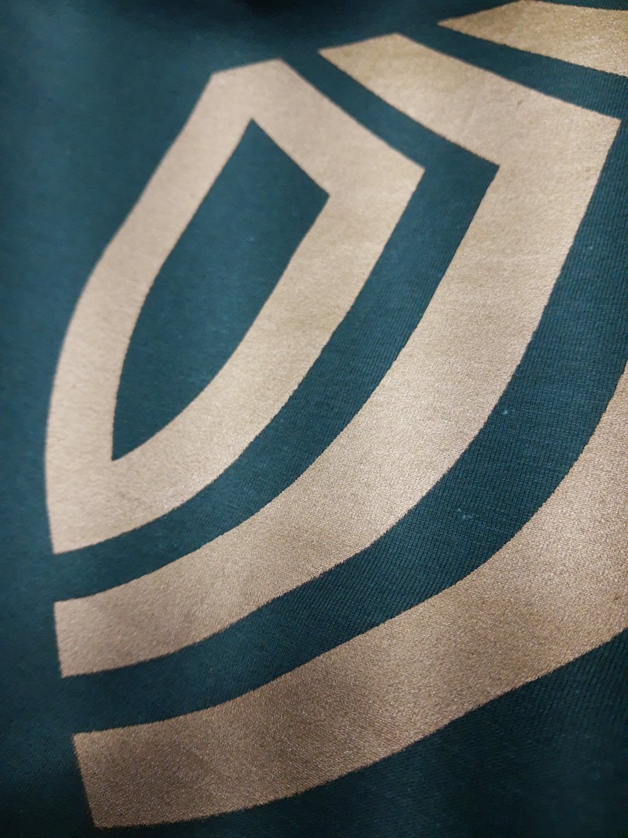 π Inkling π (@printinkling) on Twitter photo Hard to capture the magic with this potato of a camera
but trust:
Rich forest green, comfy soft tees? Printed by hand with metallic gold ink?
*SO* swanky π€©
Thanks so much for working with us again, <a href="/ShippingShield/">Shipping Shield</a>! Hard to capture the magic with this potato of a camera
but trust:
Rich forest green, comfy soft tees? Printed by hand with metallic gold ink?
*SO* swanky π€©
Thanks so much for working with us again, <a href="/ShippingShield/">Shipping Shield</a>!