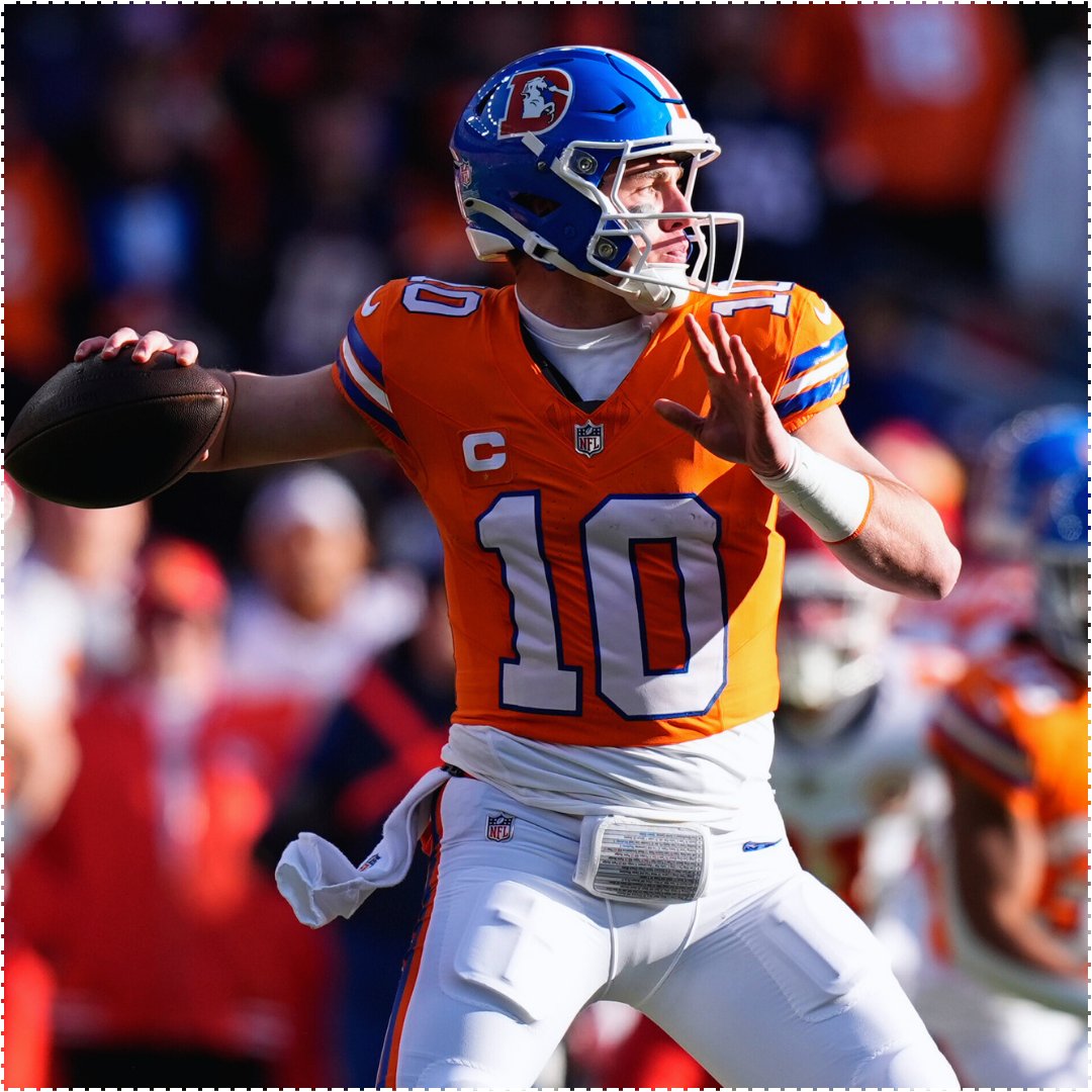MySportsUpdate's tweet photo. Bo Nix in the first half vs the Chiefs in a must-win game:

- 18/19
- 262 total yards
- 3 TDs 
- 0 INTs
- 153.4 passer rating. https://t.co/IV6ln7eU3A