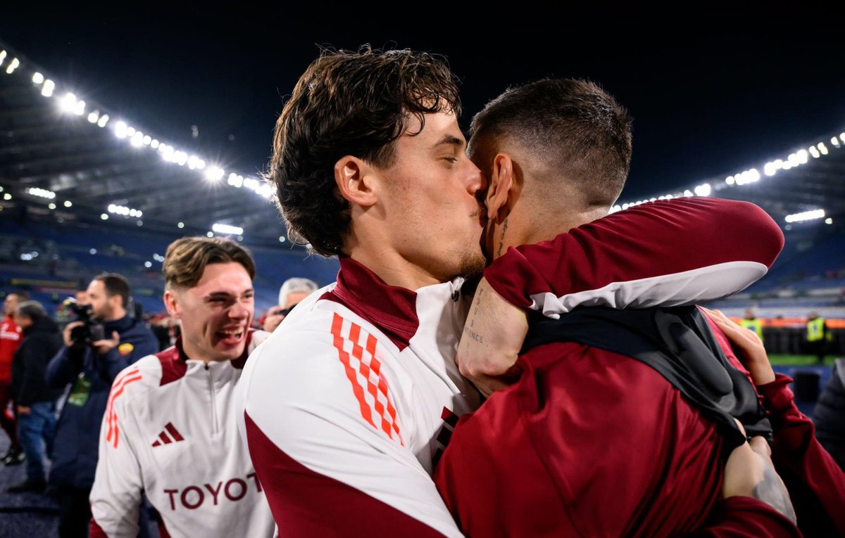 Pellegrini e Svilar 🫶🏻🥺💛❤️ #RomaLazio