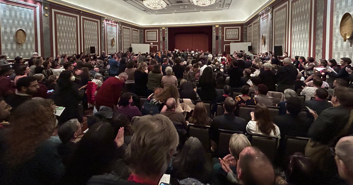 Christy Thornton (@llchristyll) on Twitter photo Incredible to feel such pride of my fellow historians as the room erupts in a huge standing round of applause for <a href="/shereneseikaly/">Sherene Seikaly</a>’s argument in favor of condemning scholasticide in Gaza. #AHA25 Incredible to feel such pride of my fellow historians as the room erupts in a huge standing round of applause for <a href="/shereneseikaly/">Sherene Seikaly</a>’s argument in favor of condemning scholasticide in Gaza. #AHA25