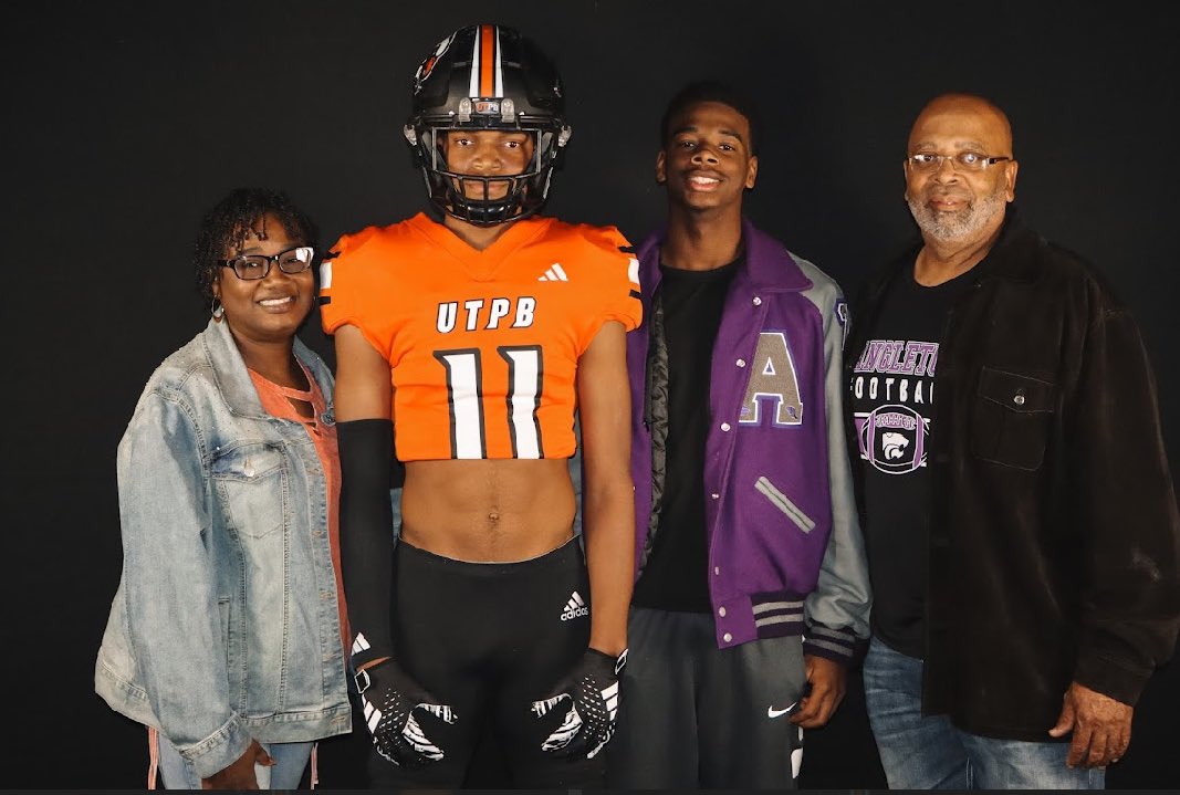 Nick Jackson (@nick_jackson_42) on Twitter photo Had a great time at <a href="/UTPBFootball/">UTPB Football</a> thankyou <a href="/BlakeCrandall/">Blake</a> for having me there and <a href="/RyverRodriguez/">Ryver Rodriguez</a> for the tour!! Had a great time at <a href="/UTPBFootball/">UTPB Football</a> thankyou <a href="/BlakeCrandall/">Blake</a> for having me there and <a href="/RyverRodriguez/">Ryver Rodriguez</a> for the tour!!
