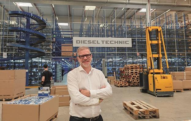 RevistaPOSVENDA's tweet image. Martin Ratón lidera a Diesel Technic Iberia com foco em qualidade e parceria! 🚛🔧 #DieselTechnic #MartinRatón #VeículosPesados #Qualidade #Parceria #Iberia posvenda.pt/personalidade-…