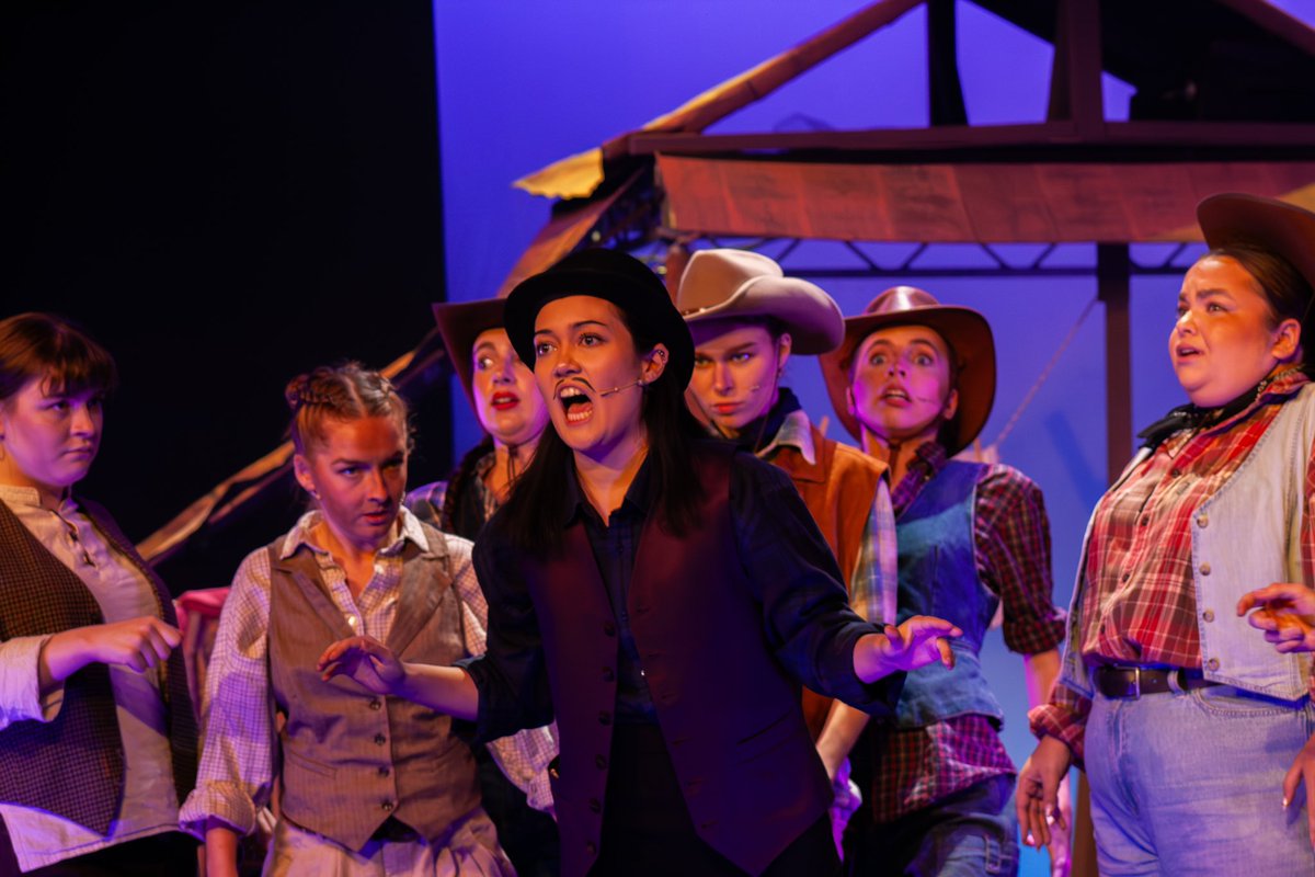 Some gorgeous shots from ‘Oklahoma’ last November. Thank you Evie Grattan for letting me assist you in directing this wild and wonderful technicolour vision! ✨