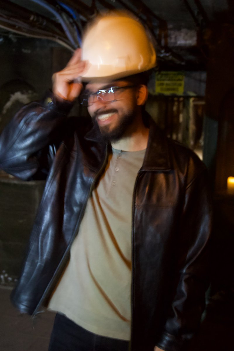 i think im thomas edison ⚠️ 👷🏽‍♂️ ⚠️