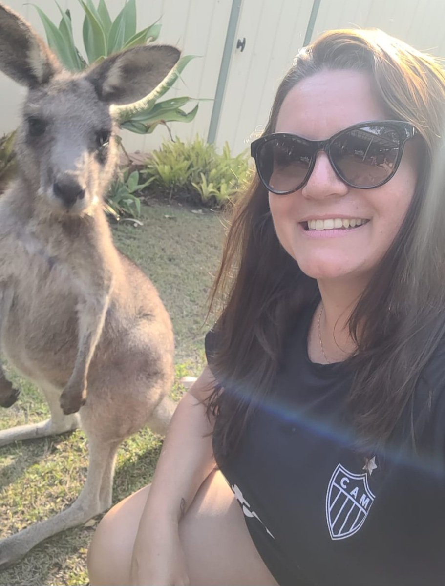 Florfefe's tweet photo. A gente vai pro outro lado do mundo, conhece uma cultura diferente, comidas diferentes, animais diferentes... mas o amor pelo Galo continua o mesmo! A gente não larga esse time pra nada! #VamoGalo #BicaBicudo #AquiÉGalo
@Atletico https://t.co/iV5zscNDl3