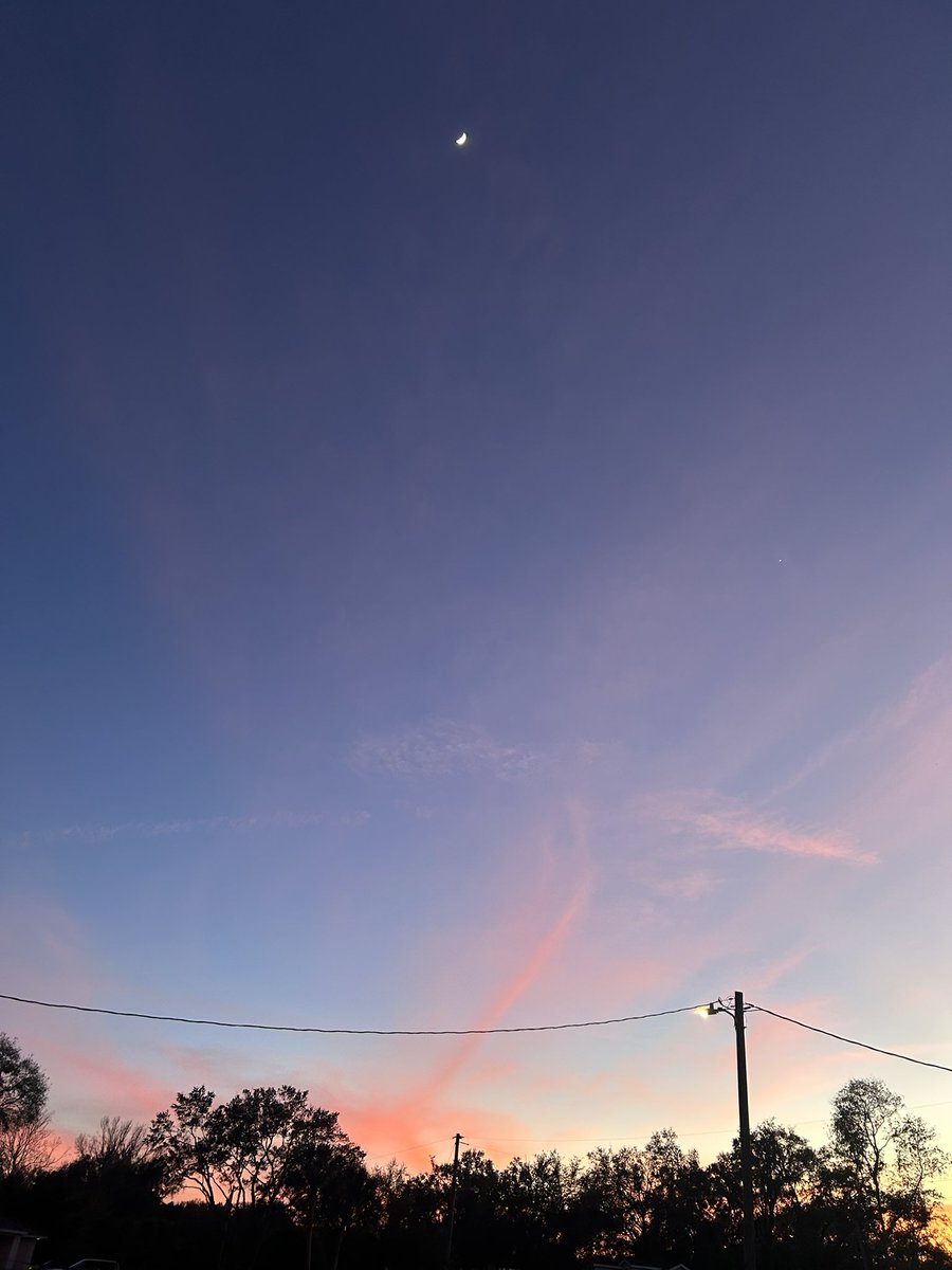 CLynn0777's tweet photo. Sunset 

#ommavi
#StarAcademyLeLive
#ZelenaForever #บอลไทย 
#zelena #uominiedonne
#shailenzo #tommavi #helevier #sstvi #yulioli
#CNNNYE #wham #NOIA
#uksnow #njpw #zelena
#zeudi #WhenThePhoneRings
#Newnu https://t.co/jzA0k1izPB
