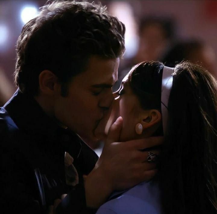 tvducreations's tweet photo. em 2025 shippando um casal que aconteceu em 2009 💜 https://t.co/uzGuIXOWUu