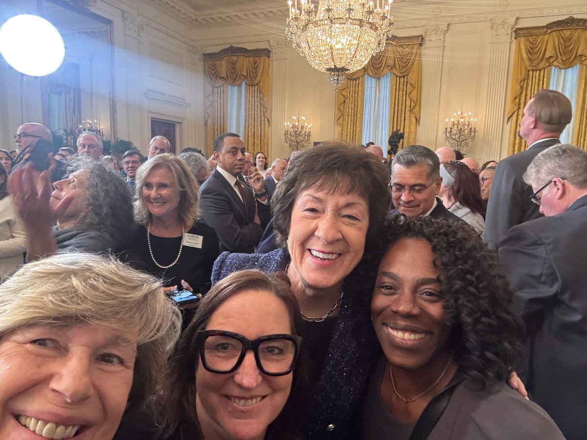 Randi Weingarten 🇺🇸 🖇️👩‍🎓📚 tweet media