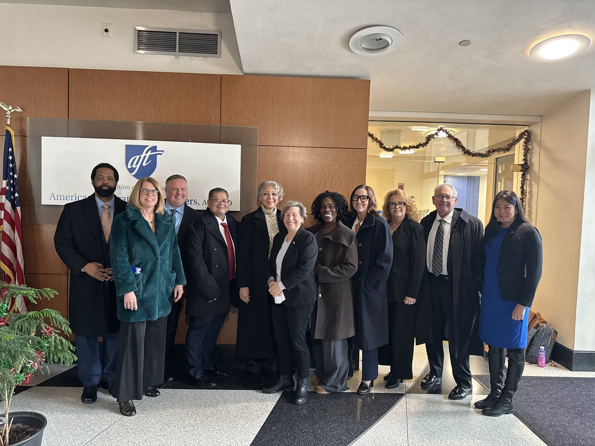 Not even a snowstorm could stop us from celebrating this huge victory for retirees and public workers. Thank you to all our @AFTUnion family for making your way to DC for this historic signing. #SocialSecurityFairnessAct (1/3)