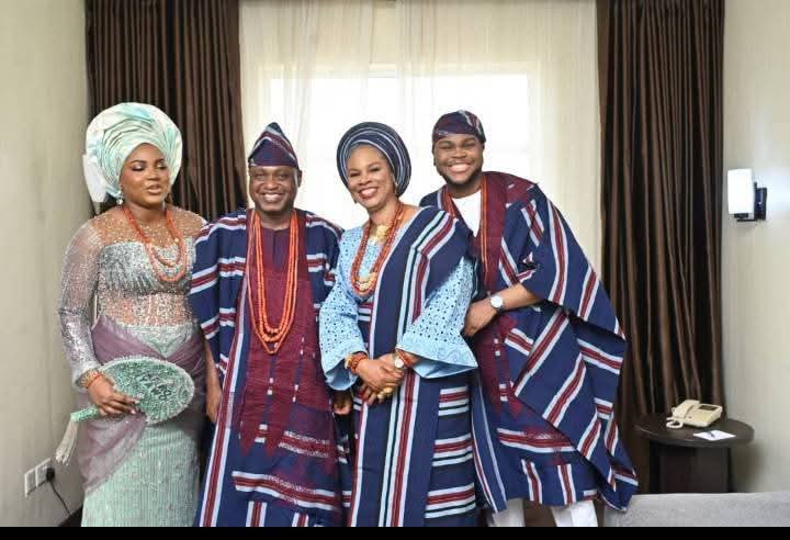 lanrearibisala's tweet photo. WARM #CONGRATULATIONS 🎊 👏 AND  #CONJUGAL #BLISS  WISHES TO #TOLUWANIMI #OYEBANJI AND #AYODEJI #AKINYEMI.. ❤️ 

I want to join the friends and families of the new couple in celebrating their traditional wedding yesterday......

Full story in link below:

https://t.co/EN6du7QQpL https://t.co/4CEJ1Cm6jH