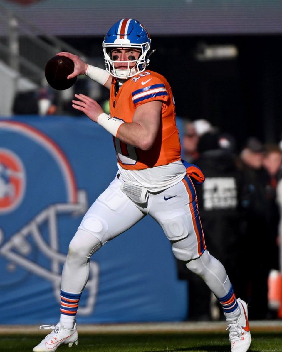 After eating the biggest dead cap hit in NFL history, Bo Nix has done the impossible: led the Broncos to the playoffs, snapping the 2nd longest active drought.

Nobody predicted this

Give this man the respect he’s earned 🔥