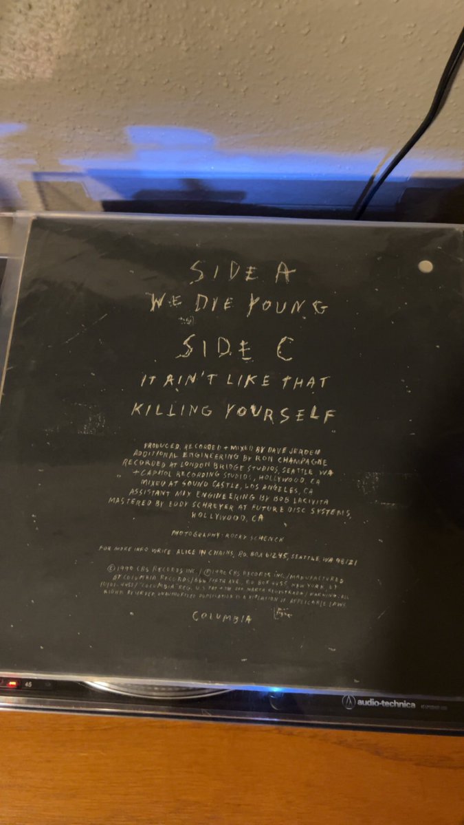 vintagedood's tweet photo. Picked up this 1990 Alice In Chains Promo EP recently🤘 pretty rare - somewhere between 500-1000 copies. Exclusive version of “Killing Yourself” too🔥 https://t.co/lLNfRj5VLf