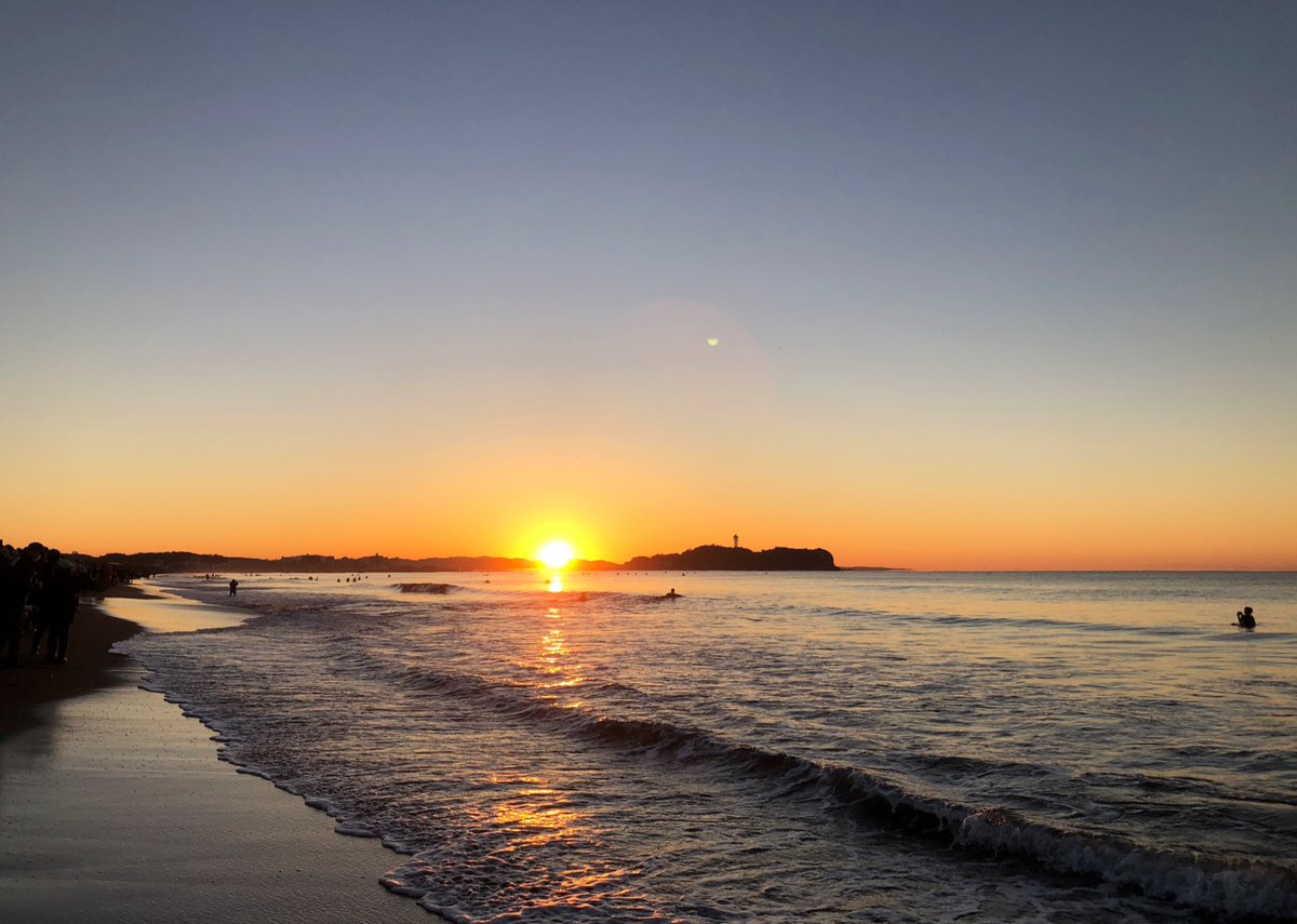BioChromatoInc's tweet image. Starting the new year with BioChromato. Wishing for a bright and successful 2025! First sunrise of the year at Enoshima.