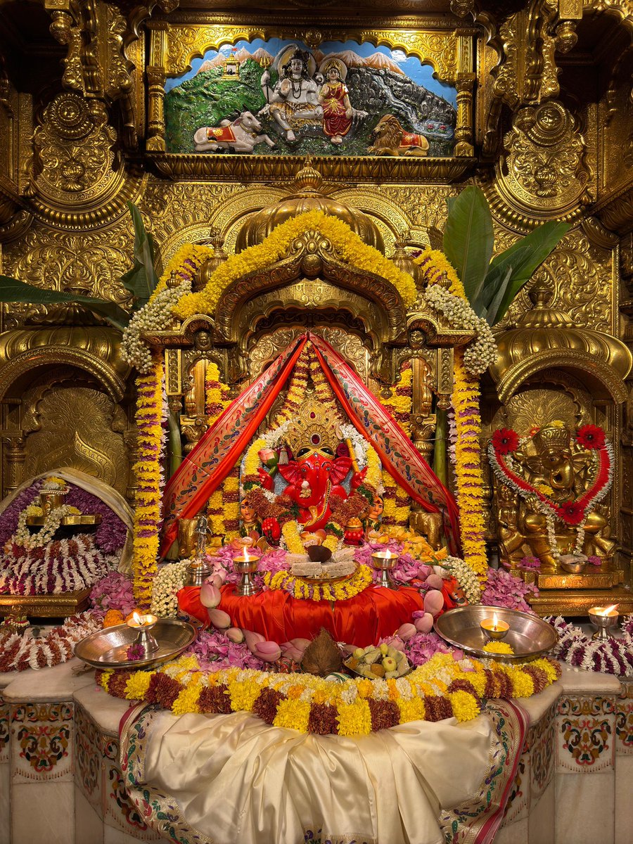 🙏 गणपती  बाप्पा मोरया 🌺मंगलमूर्ती मोरया 🙏०६/०१/२०२५
🙏Ganapati Bappa Moraya 🌺 Mangalmurti Moraya  🙏06/01/2025