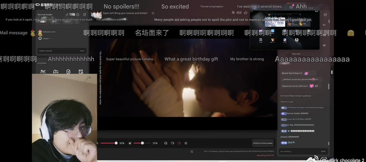 FicMeteo's tweet image. This blogger has been live streaming while watching #SmileCode episodes &amp;amp; so many are watching with him 😝 His cute reaction to this kiss 🤣

He also watched YY’s Q&amp;amp;A vlog &amp;amp; had as many as 2K people watching too😎

#ShenYue