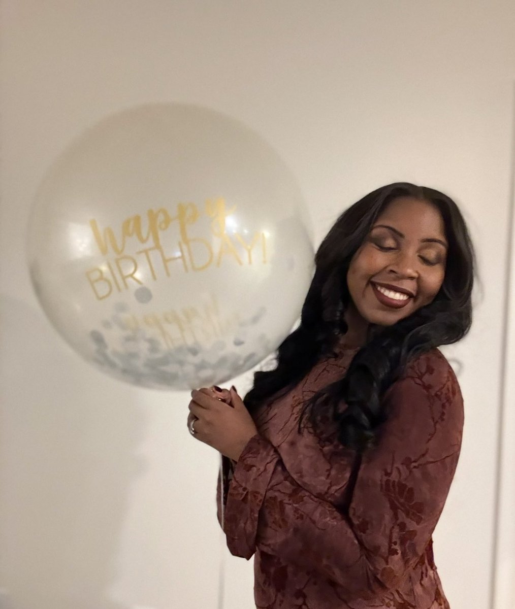 Cheers to a wonderful birthday. It’s definitely a new year and new decade of life for me, full of amazing possibilities. 🤗🥂