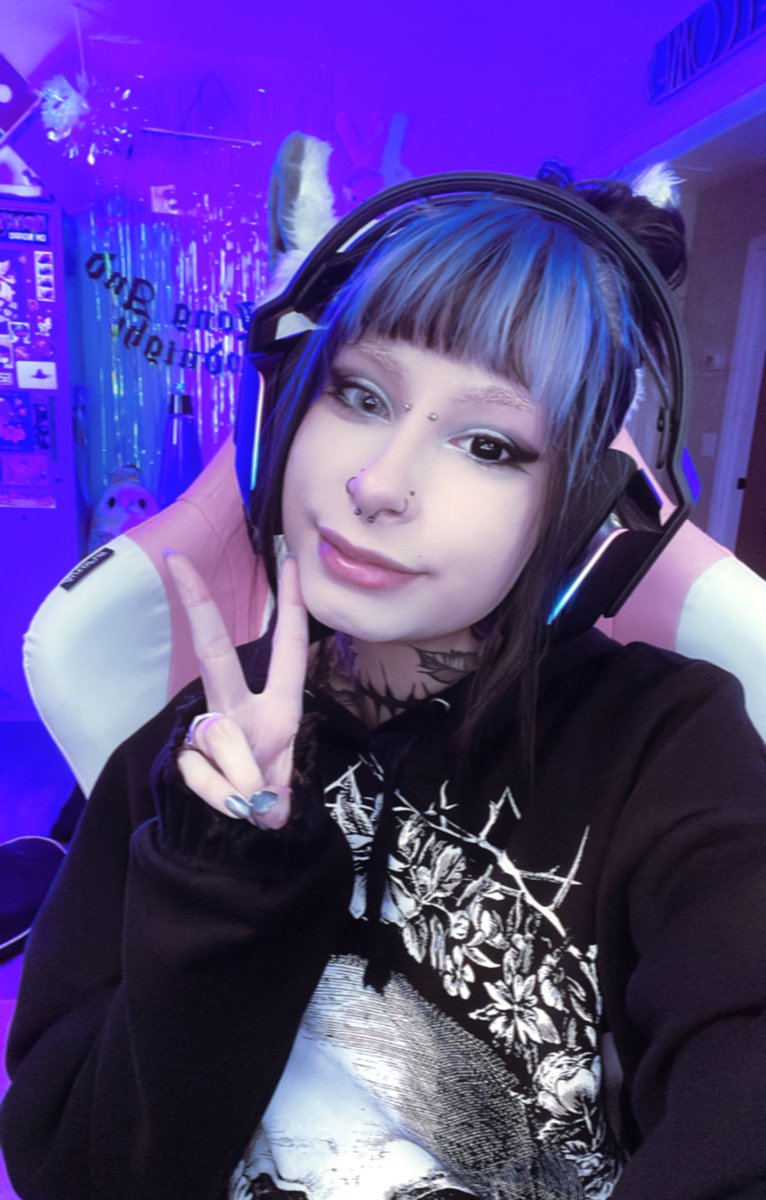 LIVE ! 
RE5 co-scream <a href="/Cdrbuffaloflubb/">CdrBuffaloFlubbs</a> !! 
ttv/nem0ricultrix