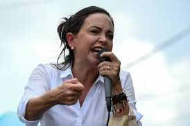 AbgRepublicano's tweet photo. Es una puta locura lo arrecha que es Maria Corina, no es solo una convocatoria, Maria Corina está amenazando, advirtiendo y desafiando a Maduro y a todo el régimen a que se tienen que ir.

El país militarizado y ella avanza, es la ama definitivamente 

#9EGloriaAlBravoPueblo https://t.co/4GbZkzXjyH