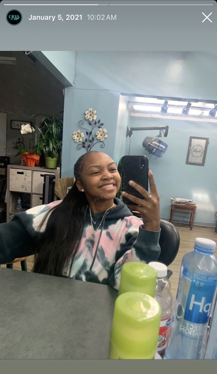 queencrysss's tweet photo. Jan. 2021- becoming a full time hairstylist
Jan. 2022- moving from a booth to a suite
Jan. 2023- having a whole salon of my own
Jan. 2025- owning the salon I started at

crazy how life plays out… https://t.co/uC0sl0MNDd