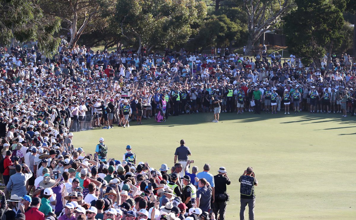 LIVTracking's tweet image. The first tournament of the year for the @PGATOUR vs. the first tournament of the year for #LIVGolf.

Levels. 

#SentryTOC #LIVGolf