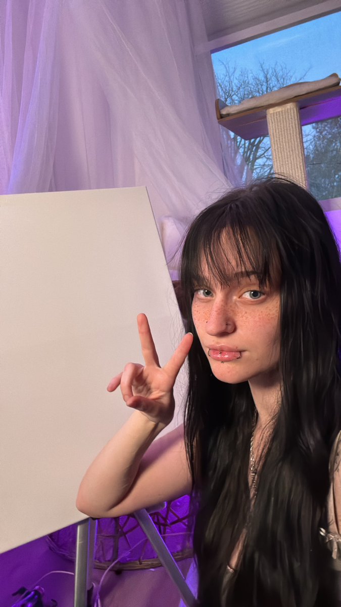 I’m live painting the cats!! (Mic quality might be a little scuffed I forgot to charge my lav mics sorryyyy)

Twitch.tv/nihachu